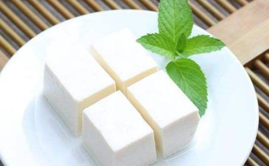 孕媽吃好才能孕好，孕期可以吃豆腐，但不能搭配這兩種食物